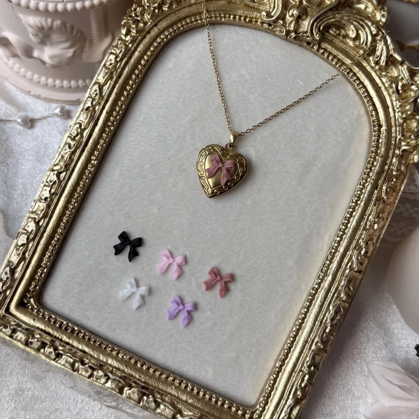 Fiyonk Charmlı Fotoğraflı Kolye