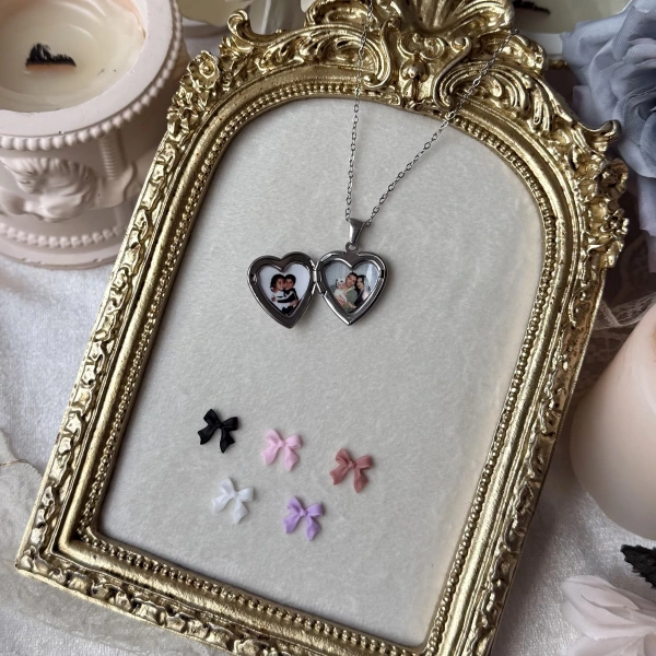 Fiyonk Charmlı Fotoğraflı Kolye
