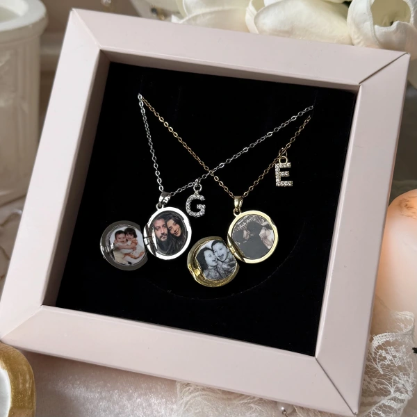 Harfli Dünya Desenli Fotoğraflı Kolye