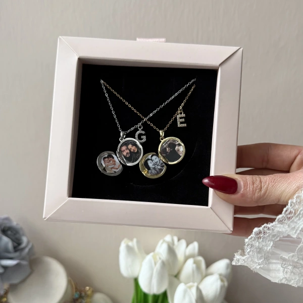 Harfli Dünya Desenli Fotoğraflı Kolye