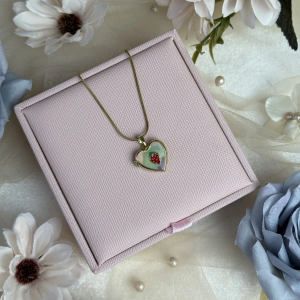 Çilek Desenli Fotoğraflı Kolye
