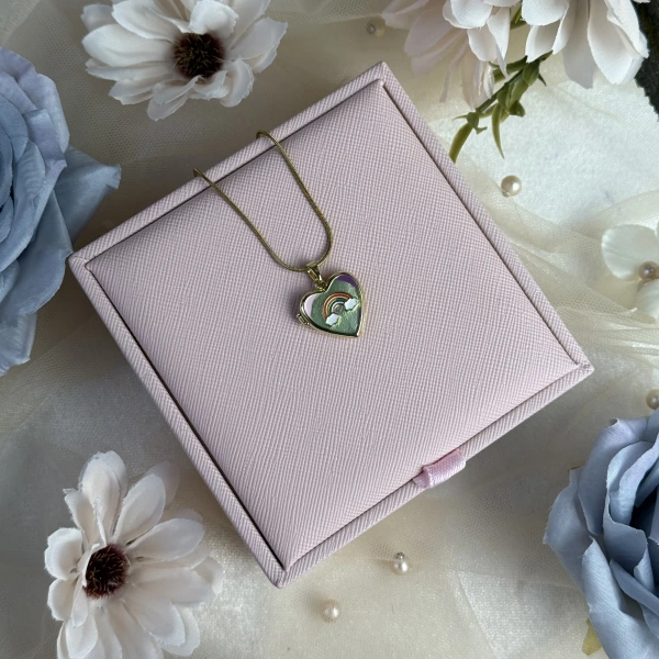 Gökkuşağı Desenli Fotoğraflı Kolye