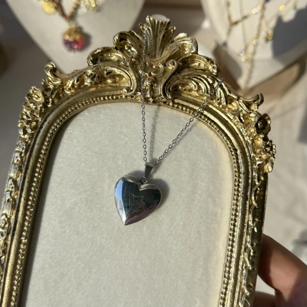 Düz Kapaklı Fotoğraflı Kolye ( 1.8 cm)