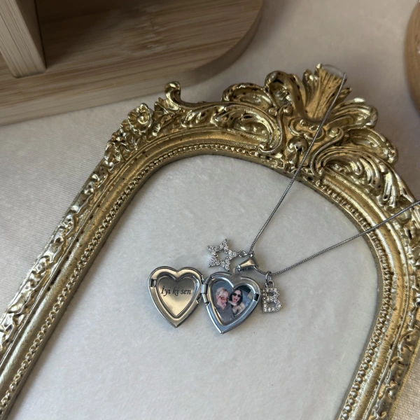 Yazılı ve Harf Charmlı Fotoğraflı Kolye ( 1.5 cm )