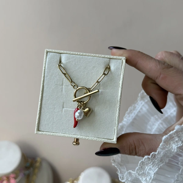 Pearl & Pepper Charmlı Kolye