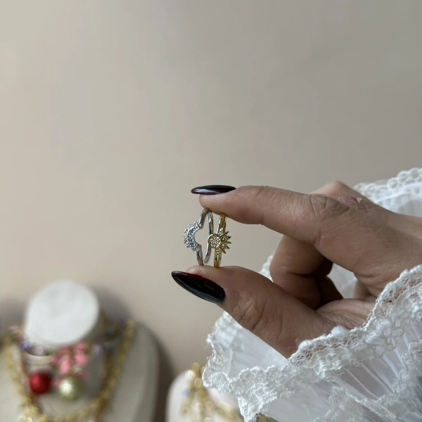 Işıltılı Arkadaşlık Yüzüğü