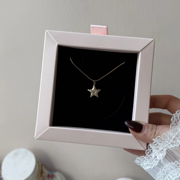 Taşlı Minimal Yıldız Kolye