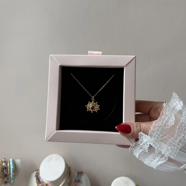 Kırmızı Taşlı Vintage Kolye