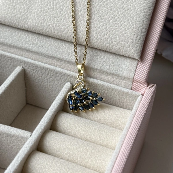 Mavi Taşlı Kuğu Kolye