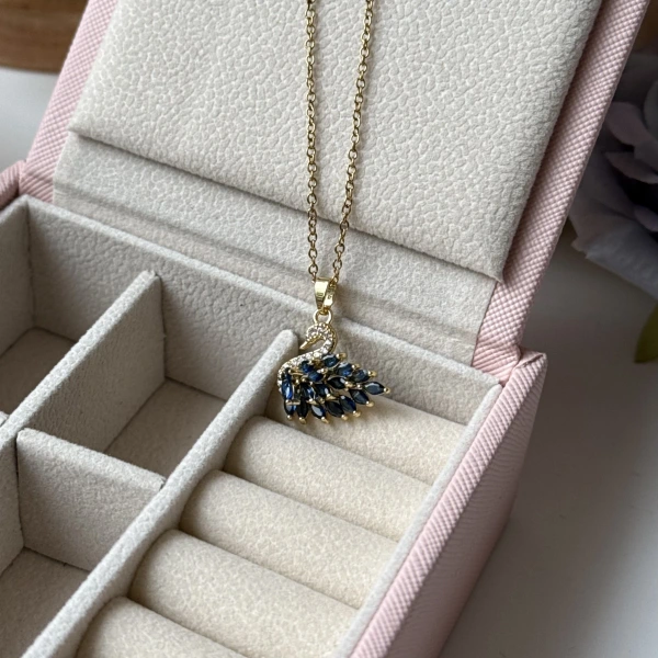 Mavi Taşlı Kuğu Kolye