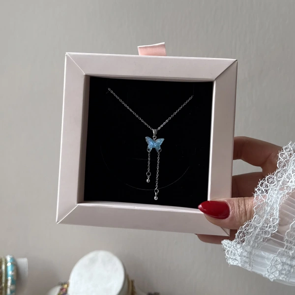 Taşlı Mavi Kelebek Kolye