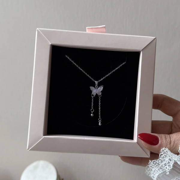 Lila Taşlı Kelebek Kolye