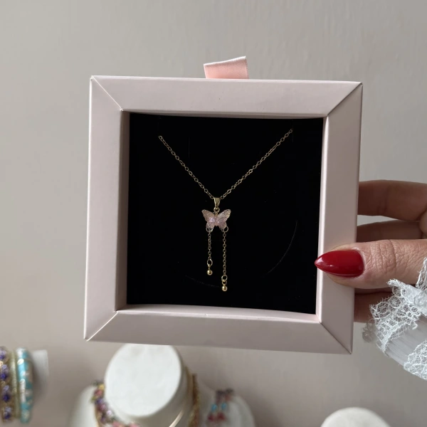 Toz Pembe Taşlı Kelebek Kolye