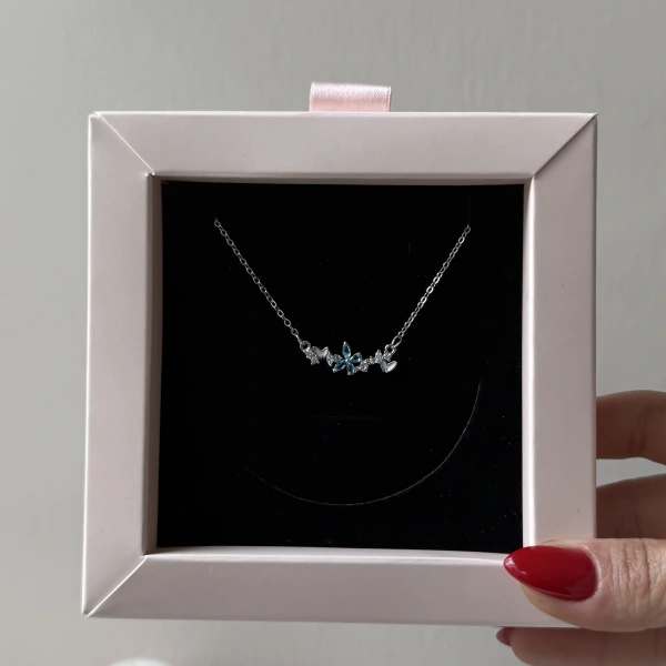 Mavi Taşlı Kelebek Kolye