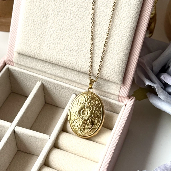 Desenli Oval Fotoğraflı Kapaklı Kolye