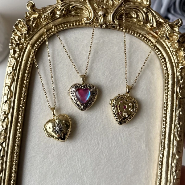 Desenli Kalp Fotoğraflı Kapaklı Kolye (1.5 cm)