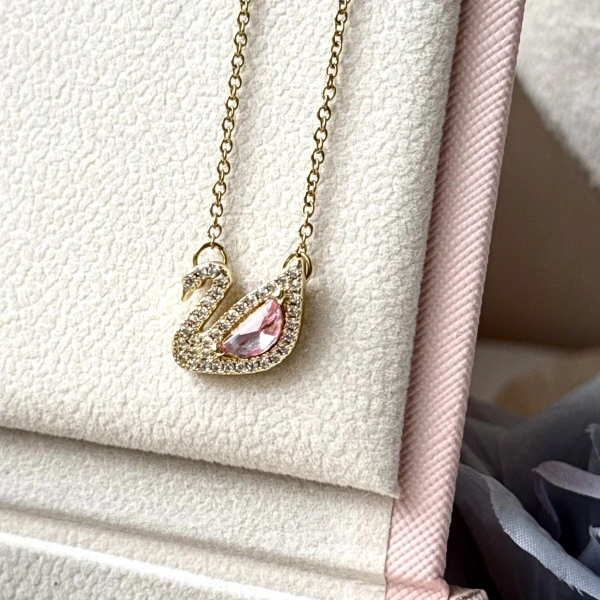 Pembe Taşlı Kuğu Kolye