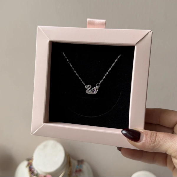 Pembe Taşlı Kuğu Kolye