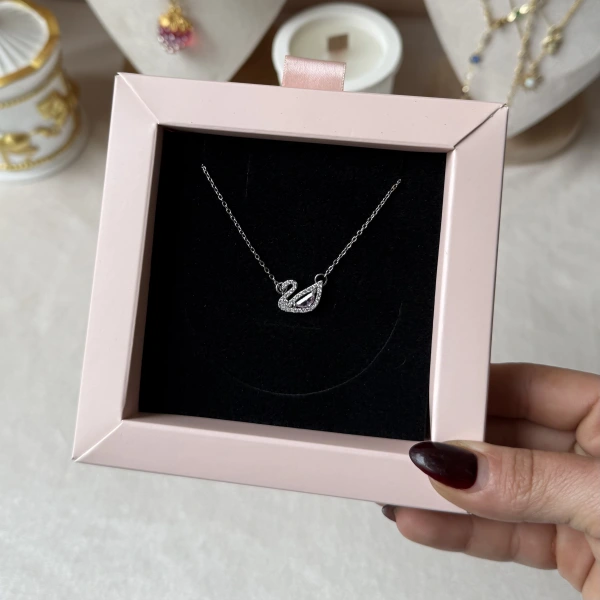 Pembe Taşlı Kuğu Kolye