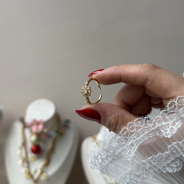 Çoklu Taşlı Yüzük