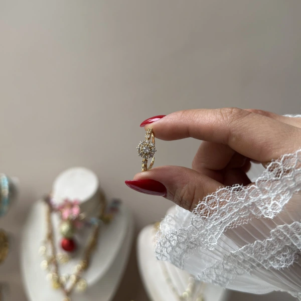 Çoklu Taşlı Yüzük