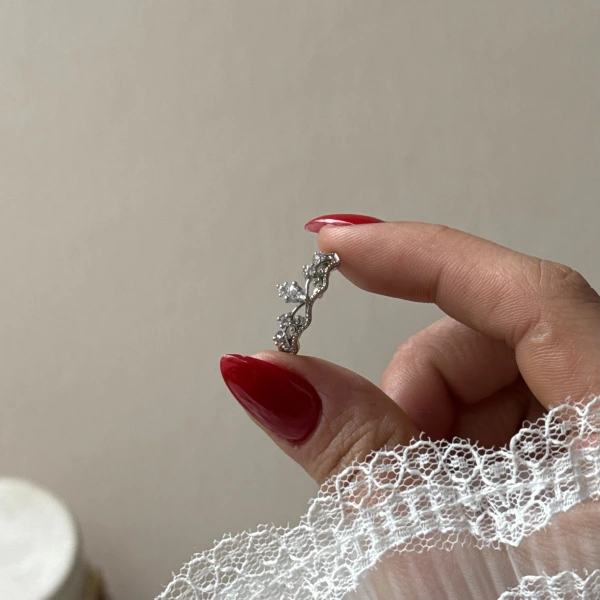 Velora Taşlı Yüzük