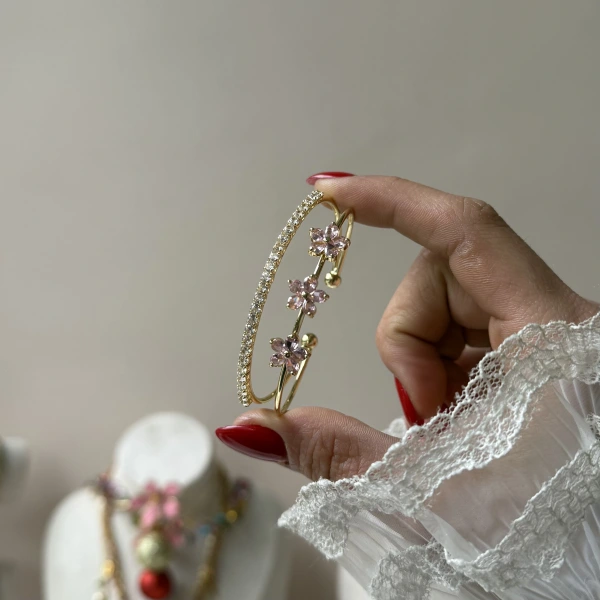 Prenses Pembe Taşlı Çiçek Kelepçe Bileklik