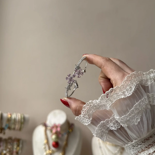 Prenses Çiçekli Kelepçe Bileklik