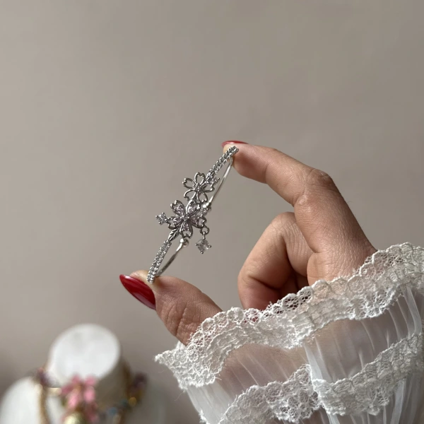 Prenses Çiçekli Kelepçe Bileklik