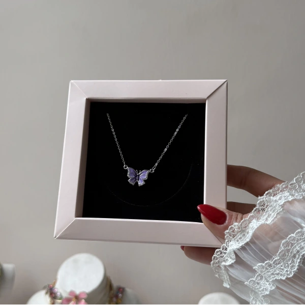 Mor Kelebek Kolye