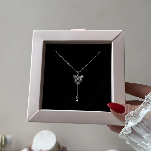 Pembe Lila Taşlı Kelebek Kolye