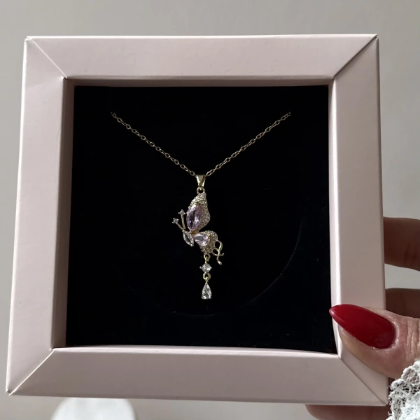 Buz Pembesi Kelebek Kolye