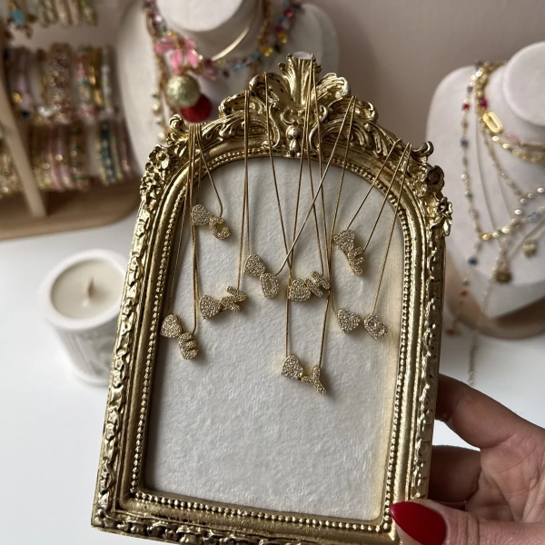 Kalpli Zirkon Harf Kolye