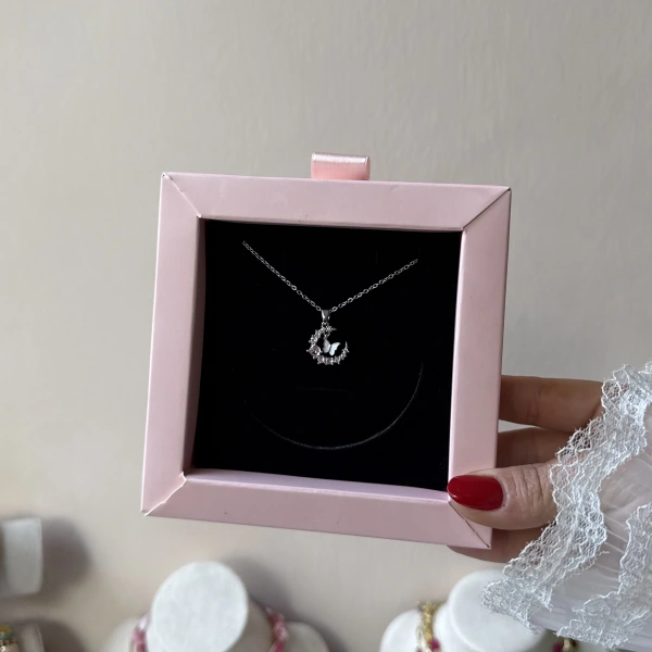 Buz Pembesi Ay ve Kelebek Kolye