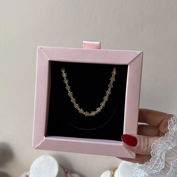 Çiçekli Zincir Kolye