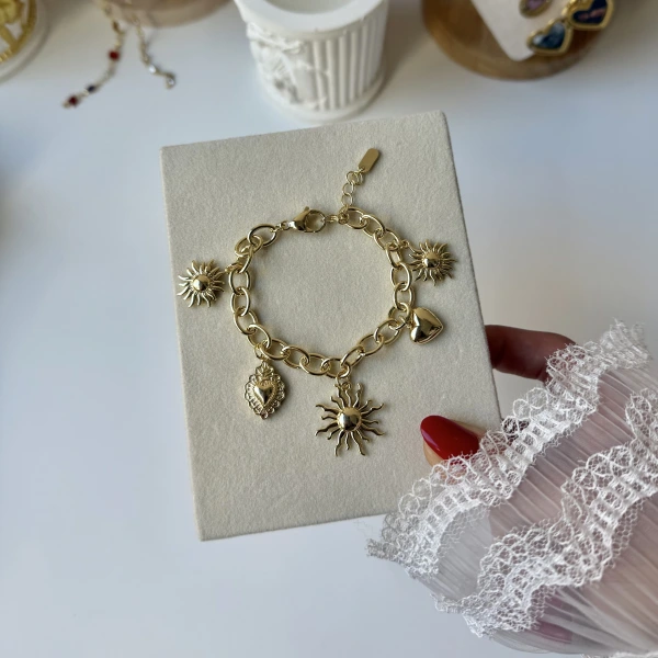 Güneş ve Kalp Charmlı Bileklik