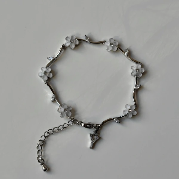 Harf Charmlı Çiçek Bileklik