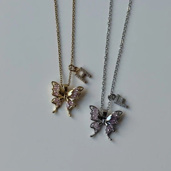 Harf Charmlı Buz Pembesi Kelebek Kolye