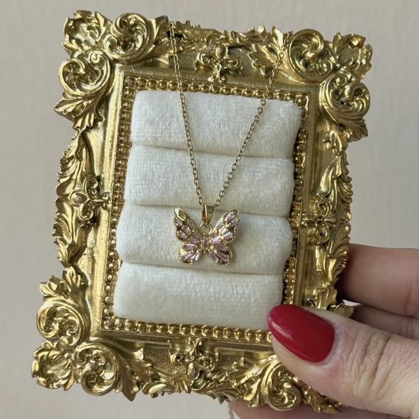 Buz Pembesi Taşlı Kelebek Kolye