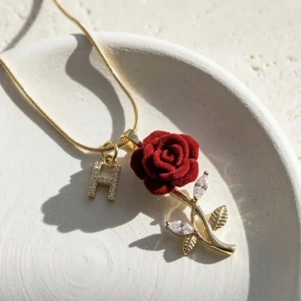 Harfli Kadife Gül Kolye