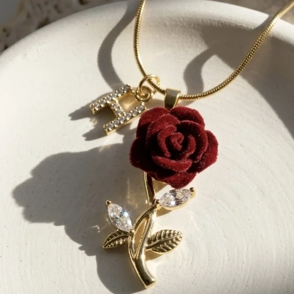 Harfli Kadife Gül Kolye