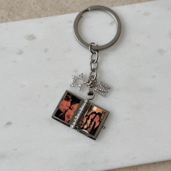 Yazılı ve Fotoğraflı Kitap Anahtarlık