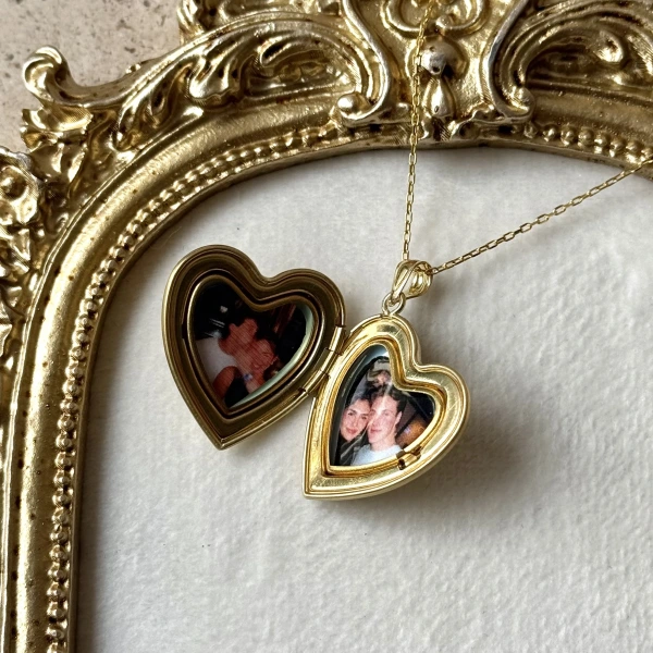 Gül Desenli Fotoğraflı Kalp Kolye  (1.7 cm )