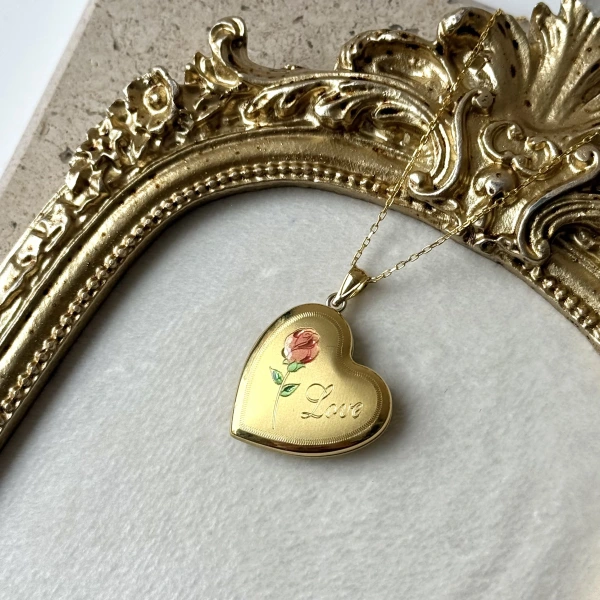 Gül Desenli Fotoğraflı Kalp Kolye  (1.7 cm )