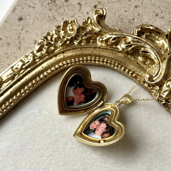 Gül Desenli Fotoğraflı Kalp Kolye  (1.7 cm )