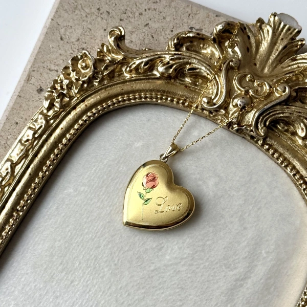 Gül Desenli Fotoğraflı Kalp Kolye  (1.7 cm )