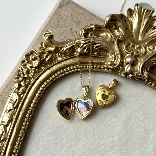Kelebekli Fotoğraflı Kalp Kolye  (0.9 cm )