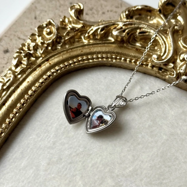 Kuzey Yıldız Desenli Fotoğraflı Kalp Kolye  (0.9 cm )