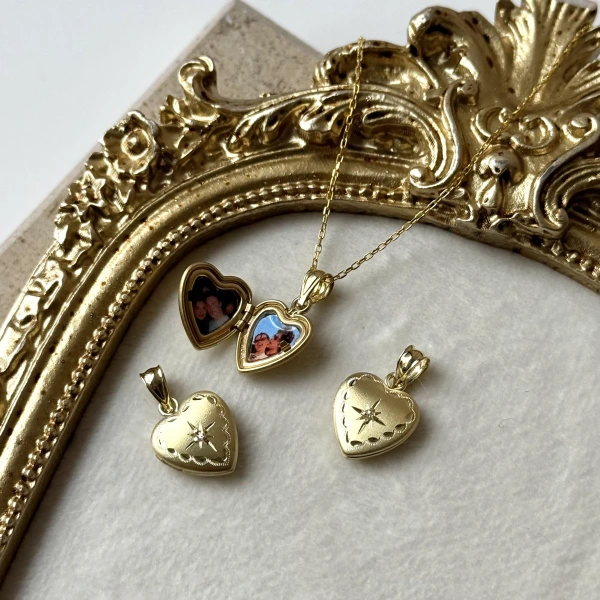 Kuzey Yıldızı Desenli Fotoğraflı Kalp Kolye  (0.9 cm )