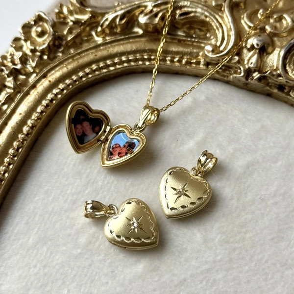 Kuzey Yıldızı Desenli Fotoğraflı Kalp Kolye  (0.9 cm )
